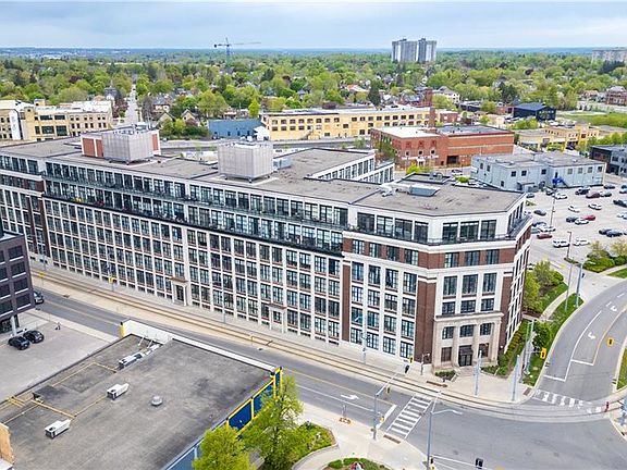 3rd image of 404 King St W #620