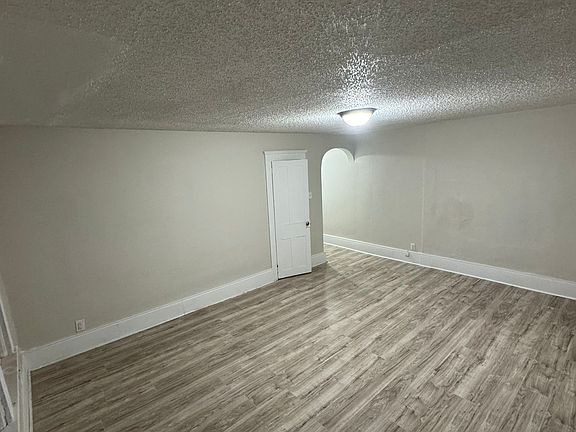 3rd image of 459 Wyoming Ave #3