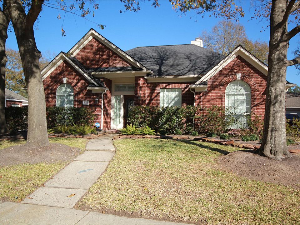 1st image of 16106 Birchview Dr