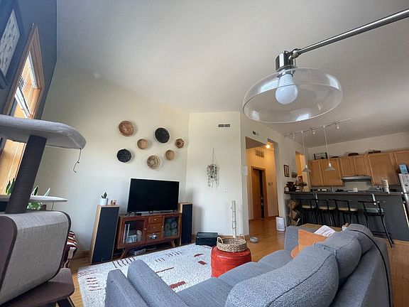 4th image of 624 E Ogden Ave APT 404