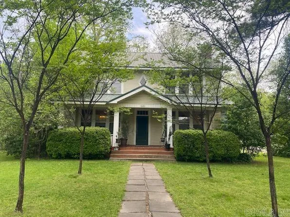 620 E 2nd St, Hope, AR 71801