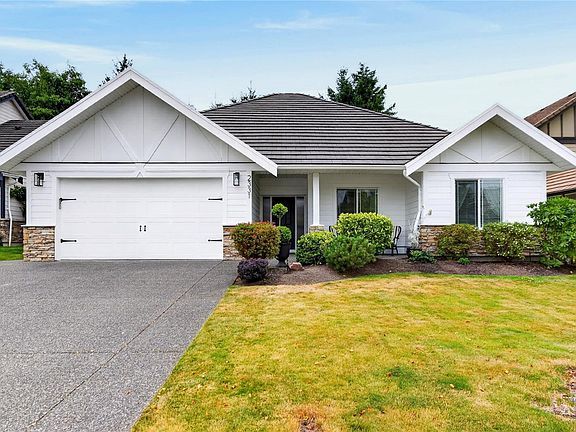 2nd image of 2331 Suffolk Cres