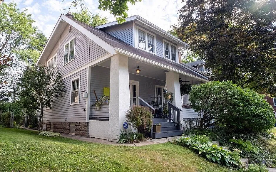 25 E Longview Ave photo 1