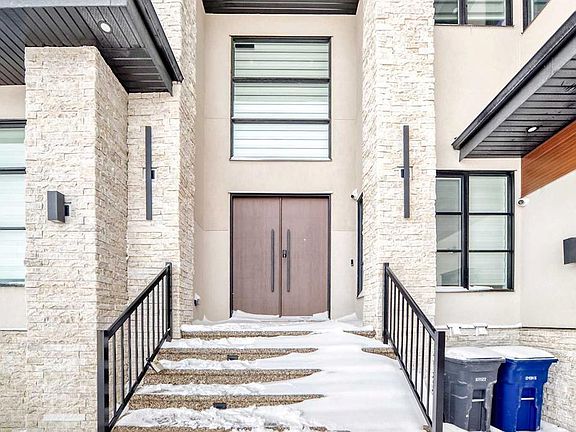 3rd image of 13 E Trinity Rd