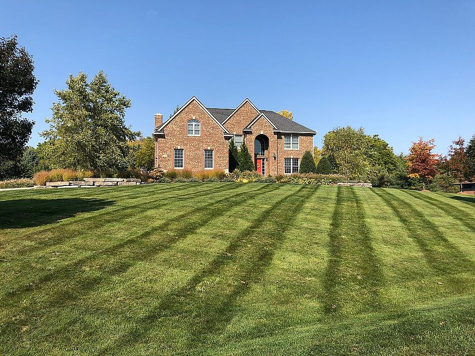 2nd image of 5215 N Meadow Ct