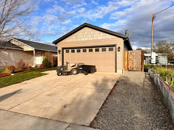 7226 30th St, White City, OR 97503