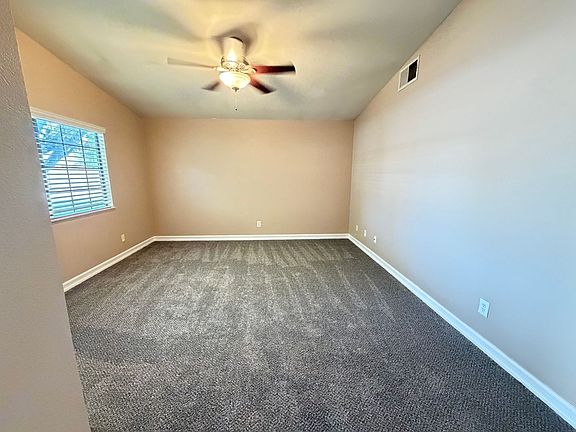 5th image of 742 N Inyo St