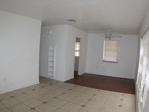 3rd image of 22409 Catherine Ave