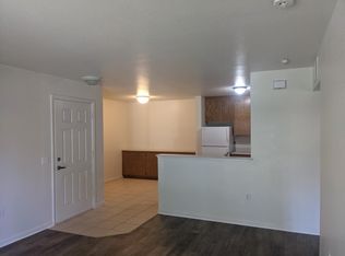865 Jennings Ave #6, Santa Rosa, CA 95401