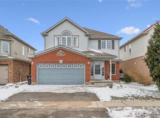 571 New Bedford Dr, Waterloo, ON N2K 4M7