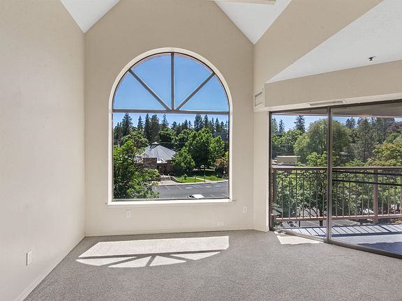 5th image of 221 E Rockwood Blvd