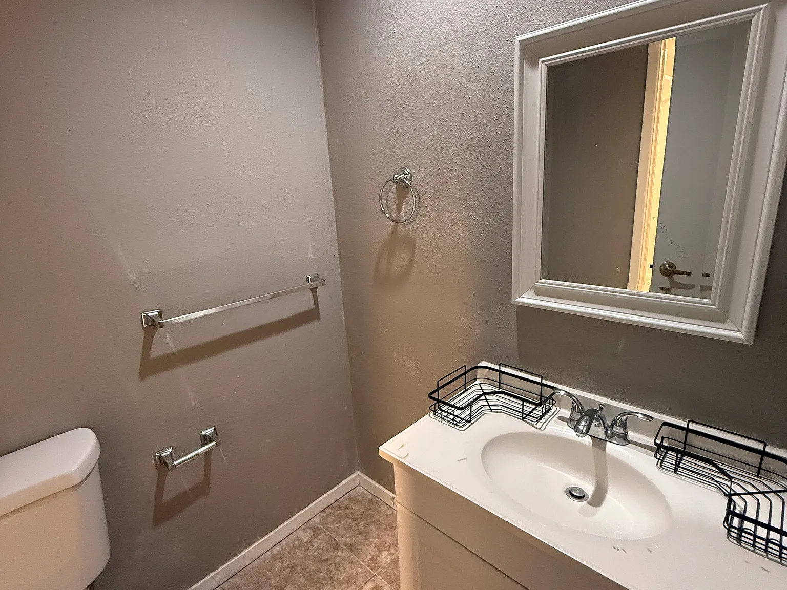 2 bed, 700 sqft, $1,190 — Photo 3
