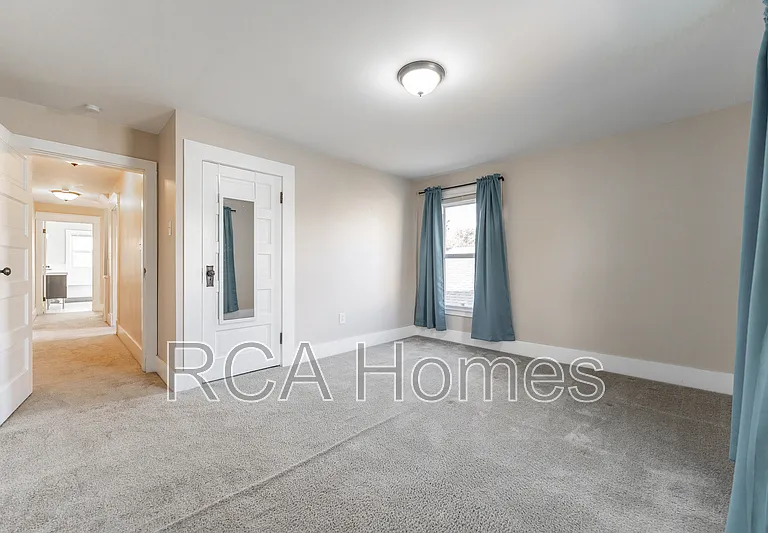 1037 E Tabor St — Photo 11