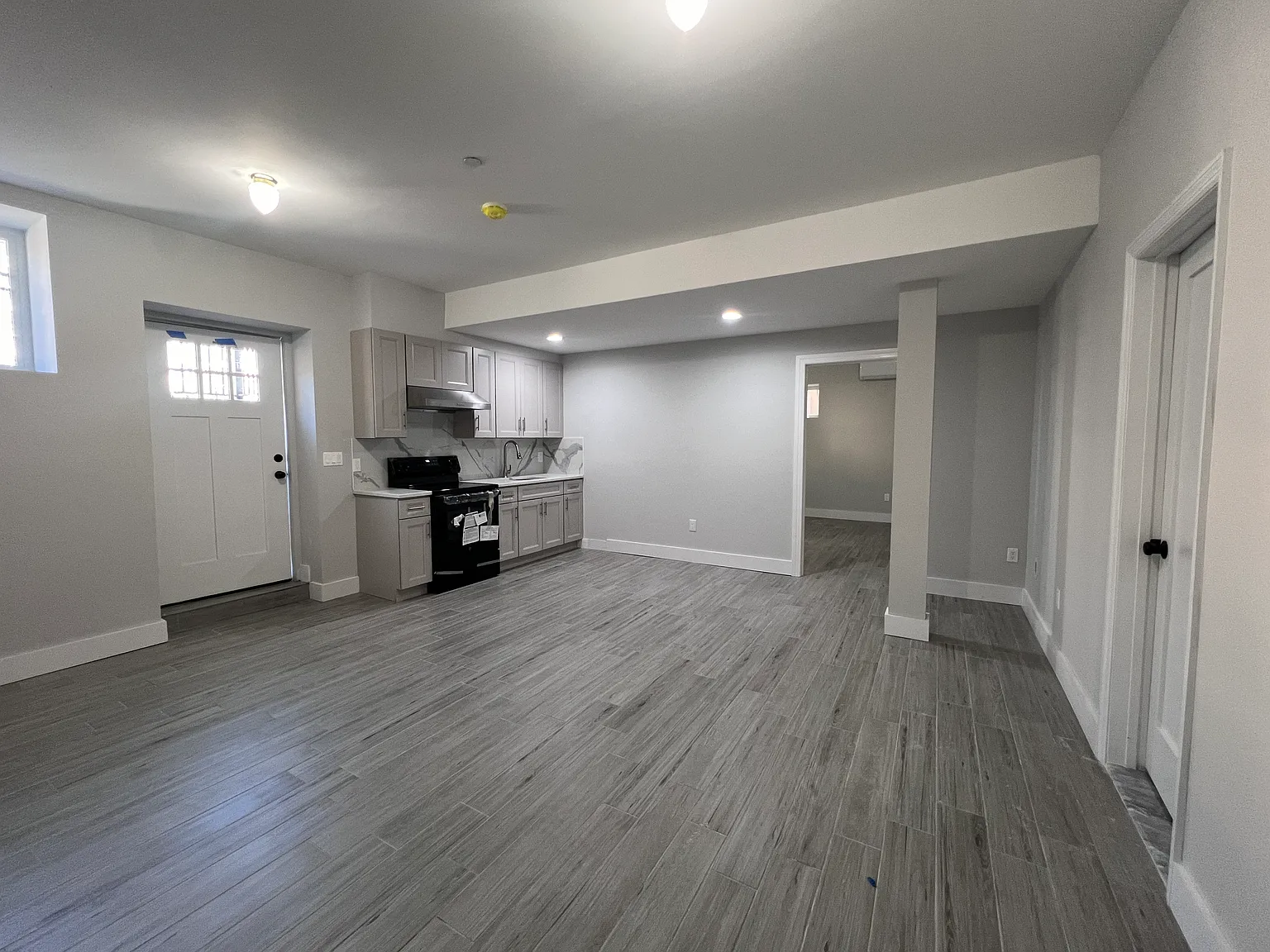 1 bed, 900 sqft, $1,800 — Photo 1