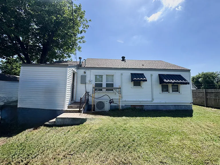 6005 NW 32nd St — Photo 33