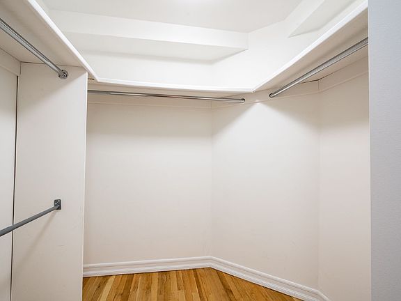 4th image of 752 W End Ave #16HH