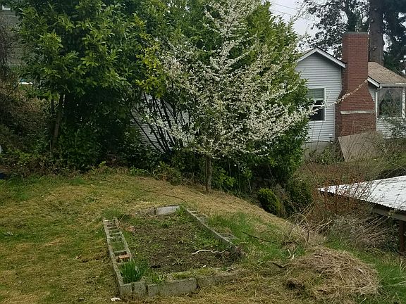 4th image of 415 S Yantic Ave