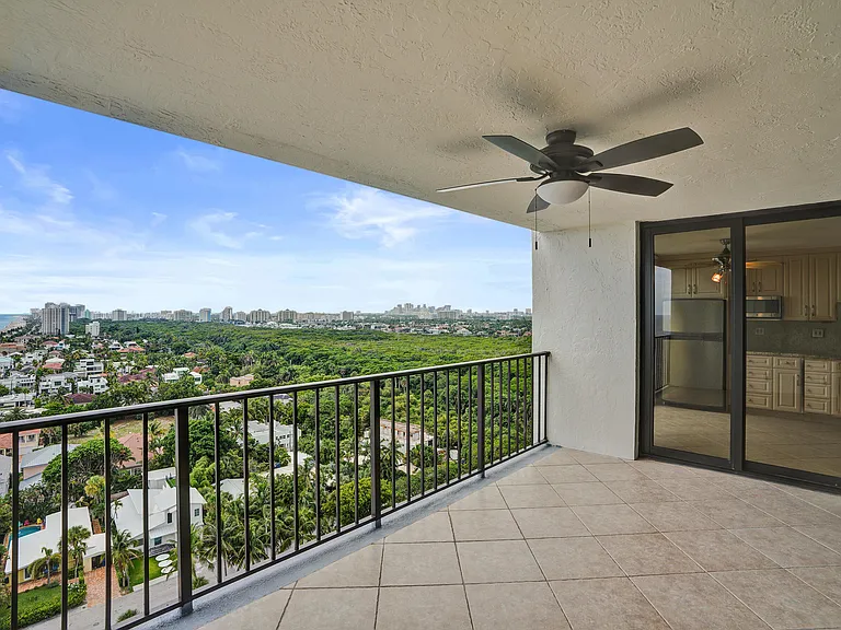 1901 N Ocean Blvd #STHC — Photo 4