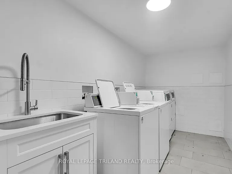 20 Craig St #F — Photo 11