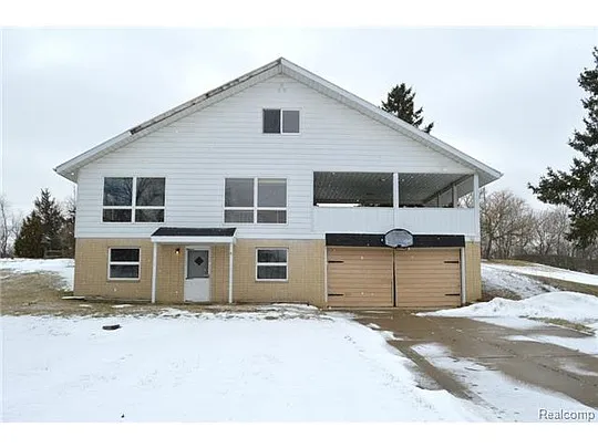 10155 Pheasant Lake Rd photo 1