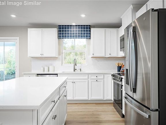 5th image of 215 Linwood Estates Dr