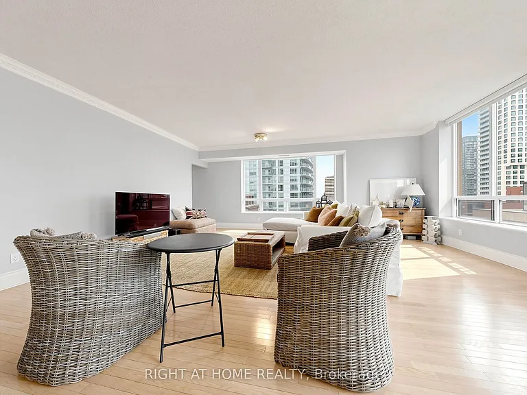 123 Eglinton Ave E #Penthouse 4 — Photo 12