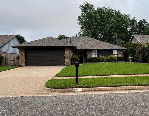 920 Countrywood Ln Photo 1