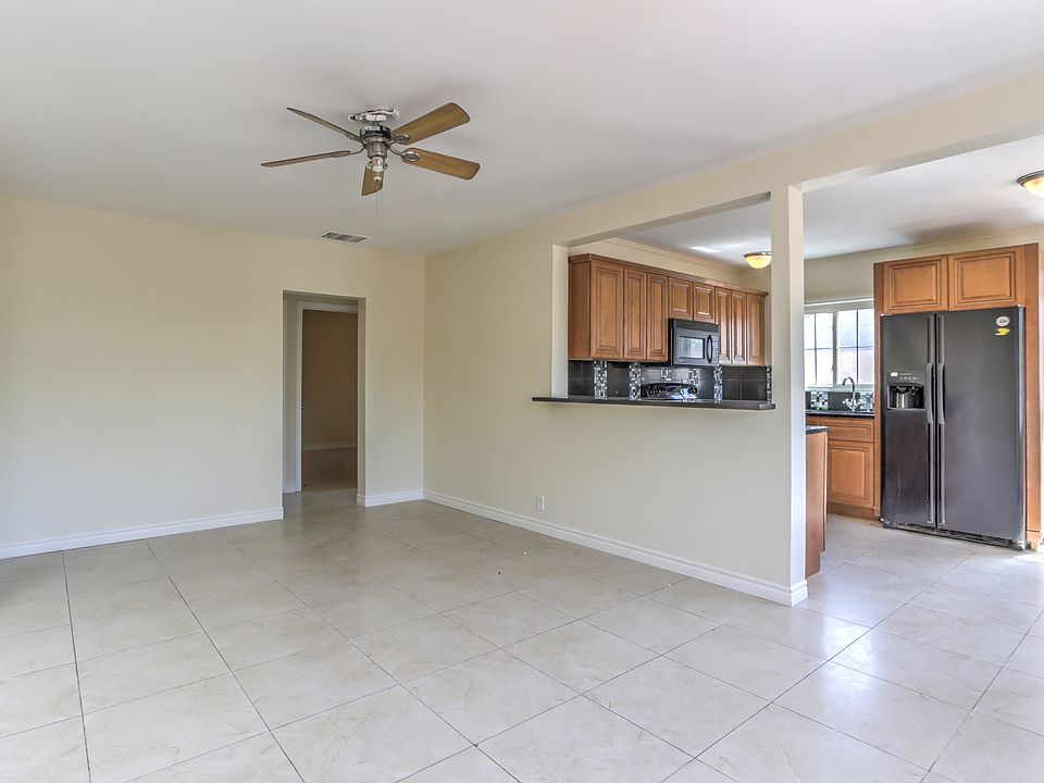 1st image of 4418 Lorna Pl