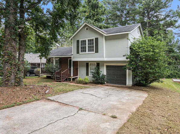 1946 Marbut Forest Dr, Lithonia, GA 30058