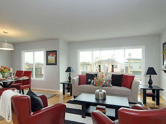 3rd image of 374 Skyline Dr