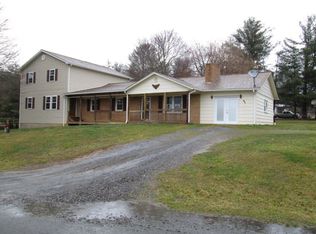 137 Rabbits Run, Woodlawn, VA 24381