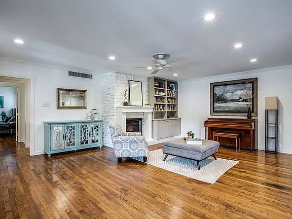 5th image of 740 Canterbury Hill St