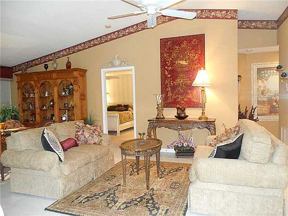 3rd image of 2721 SW Westlake Cir