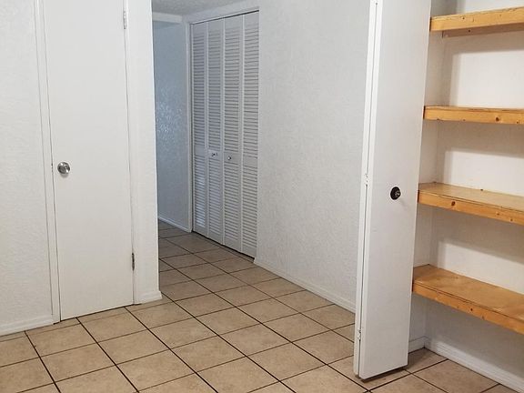 5th image of 704 White Oak Dr APT 1