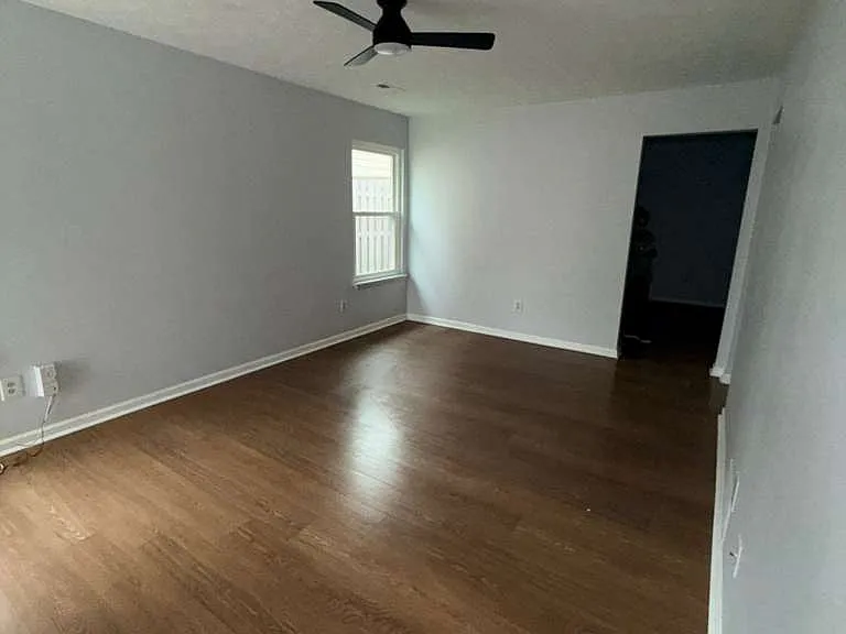 709 Statesman Way — Photo 3