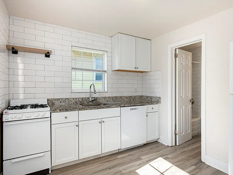 1902 Hampton Ave #2 — Photo 6