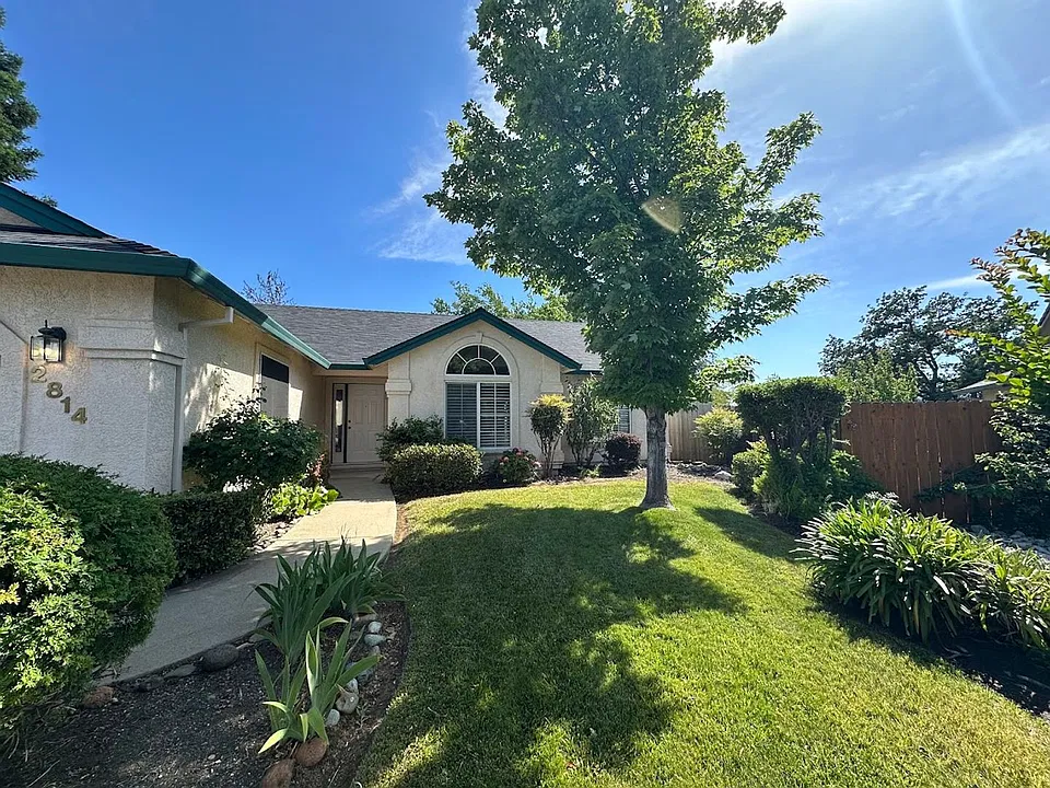 2814 Foxglove Ln