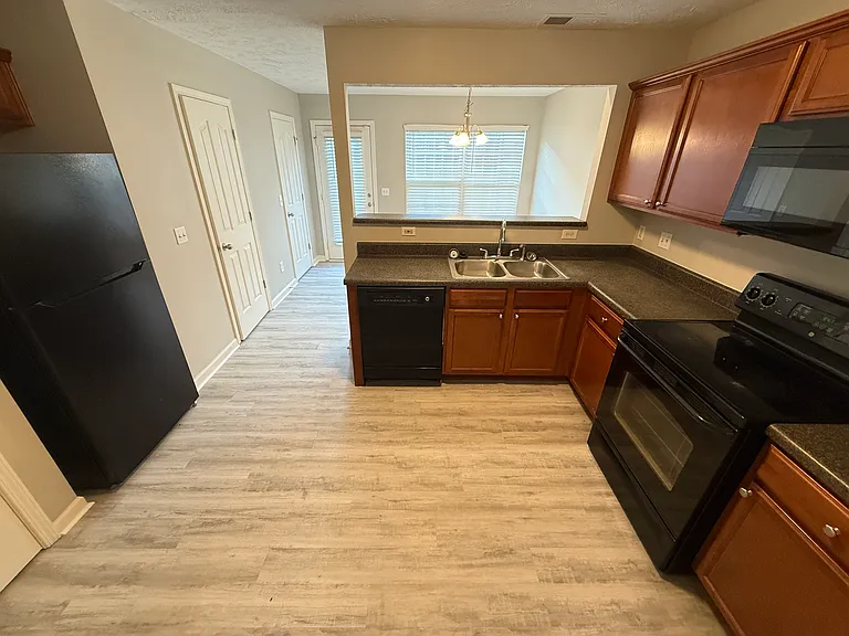 4026 Cody Dr — Photo 4