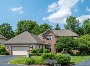 27 Harrington Dr, Fairport, NY 14450