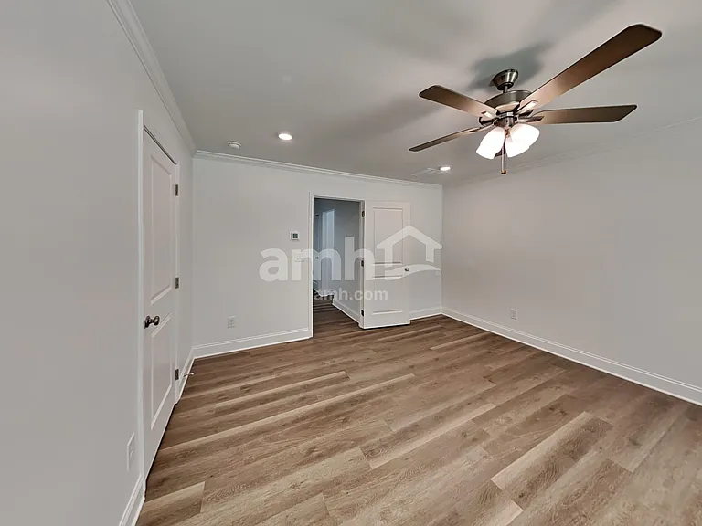 1035 Highland Walk — Photo 16