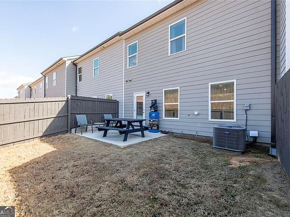 4th image of 1182 Westhampton Way