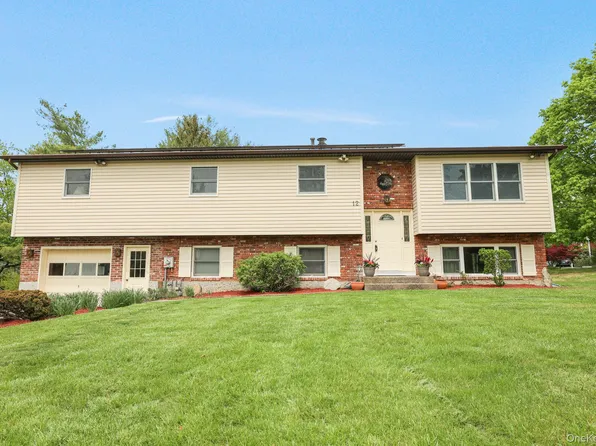 12 Carnation Drive, Nanuet, NY 10954