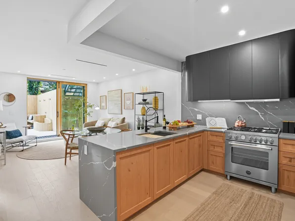 19 North Henry Street image 14 of 37