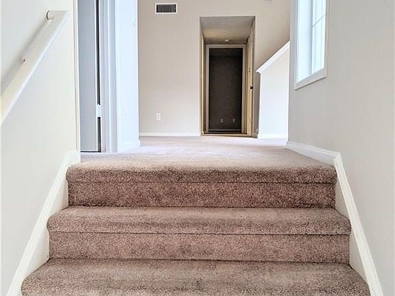 2nd image of 1205 Glenleaf Dr