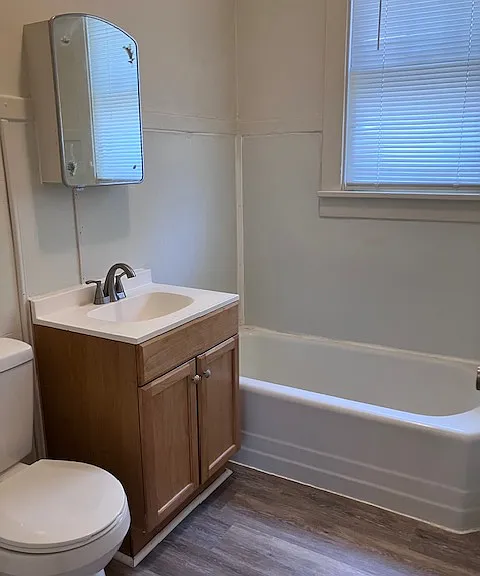 617 E Republic St — Photo 17
