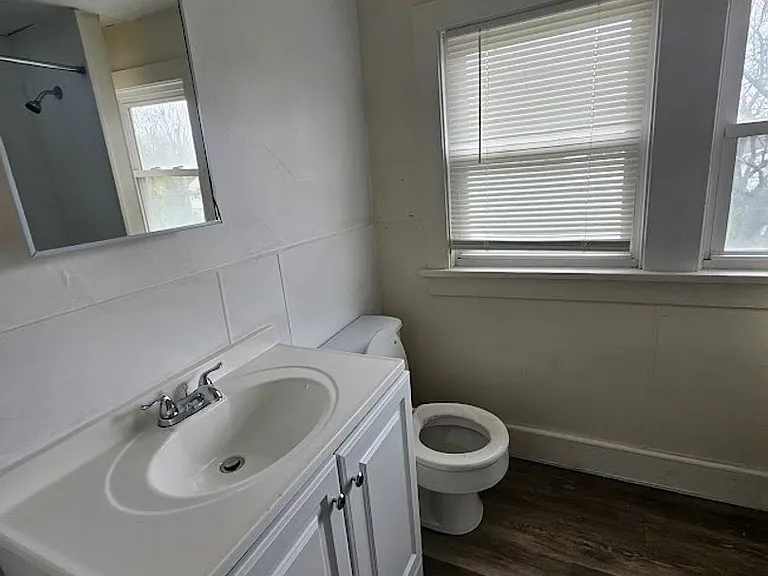668 Roscoe Ave — Photo 5