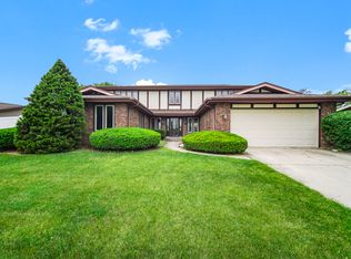 12850 S Westport Dr, Palos Park, IL 60464