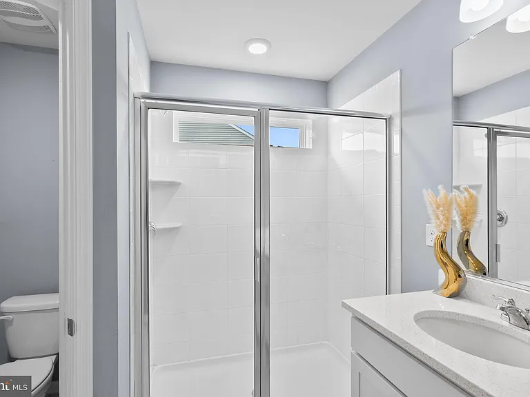 9715 Summerton Dr — Photo 42