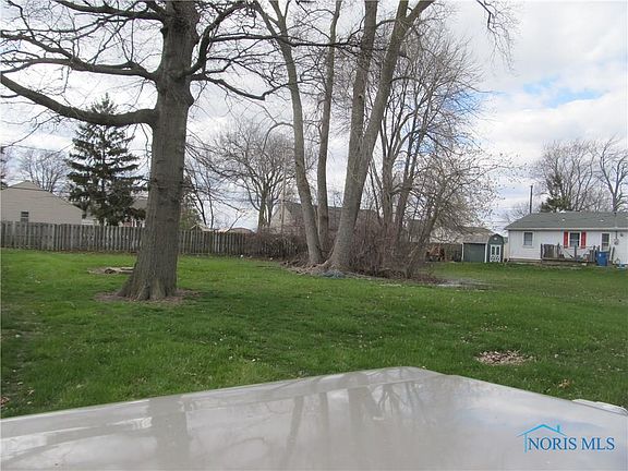 3rd image of 2061 W Baywood Dr