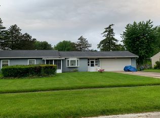 7422 W Point Dr, North Ridgeville, OH 44039
